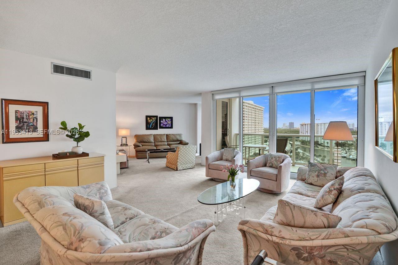 100 Bayview Dr # 1401