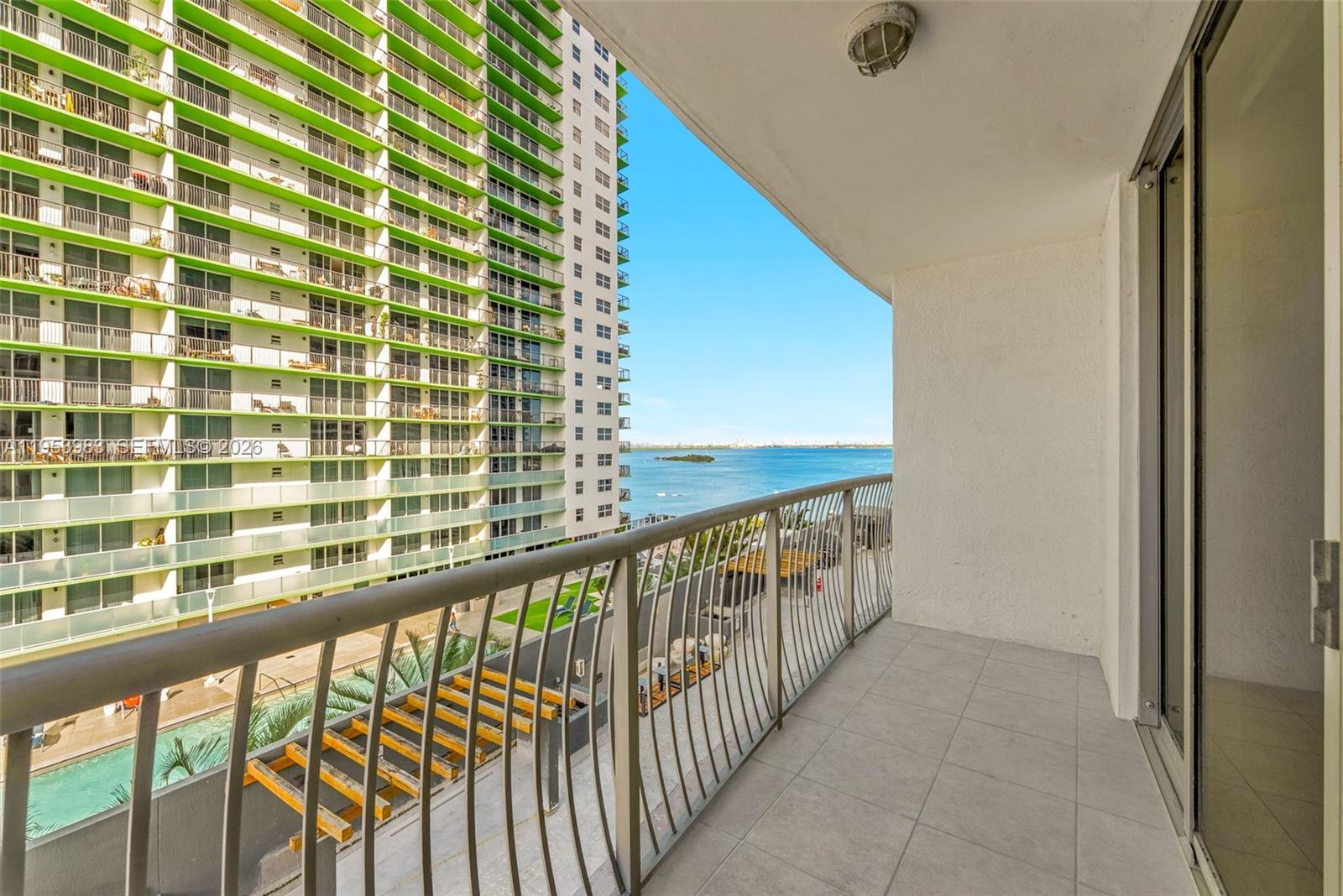 1750 N Bayshore Dr # 1407