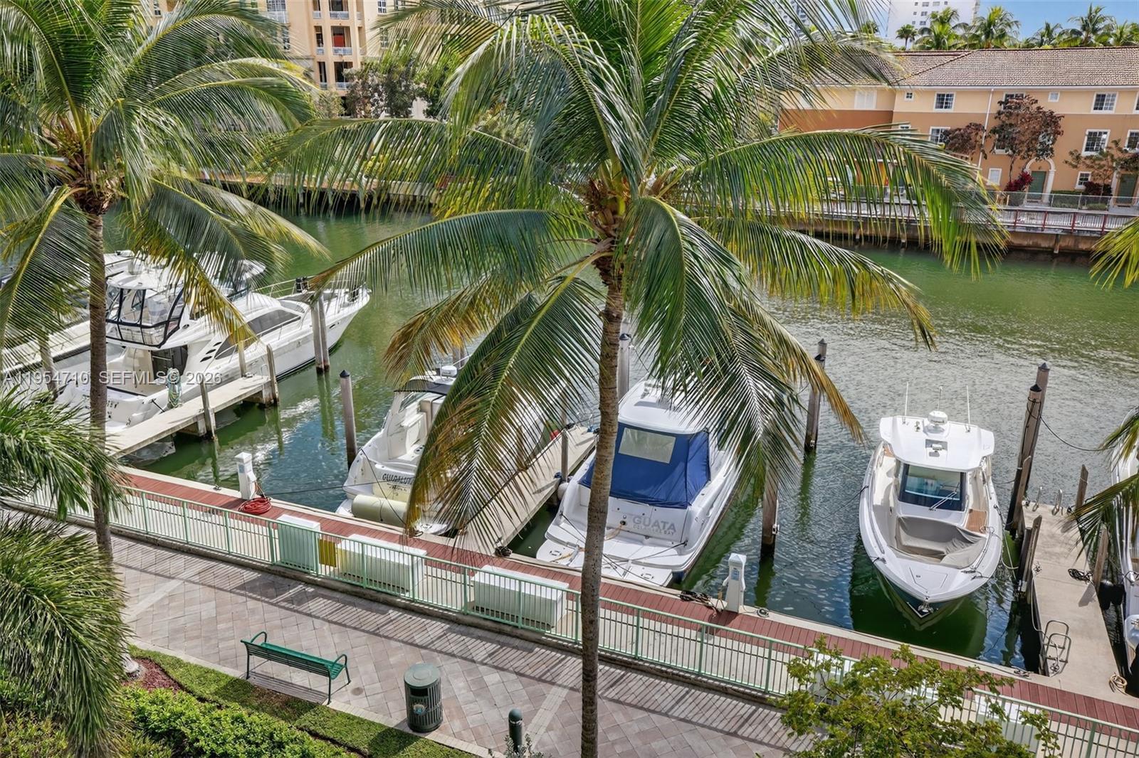 2950 NE 188th St # 302