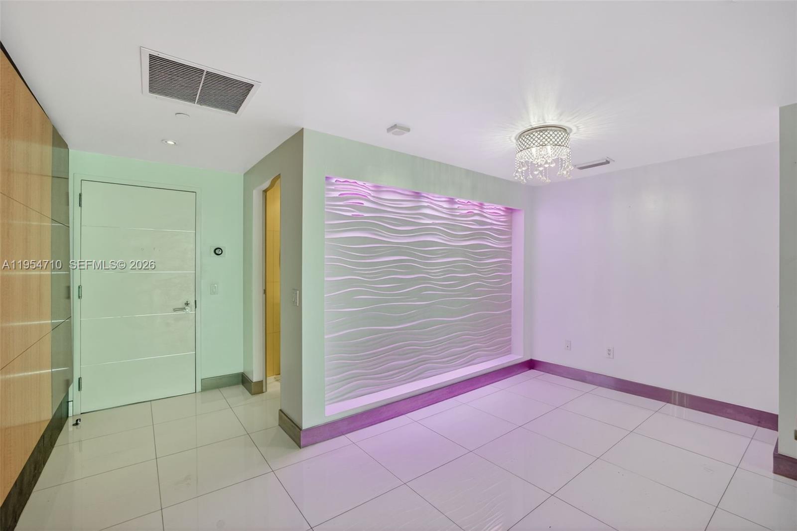 2950 NE 188th St # 302