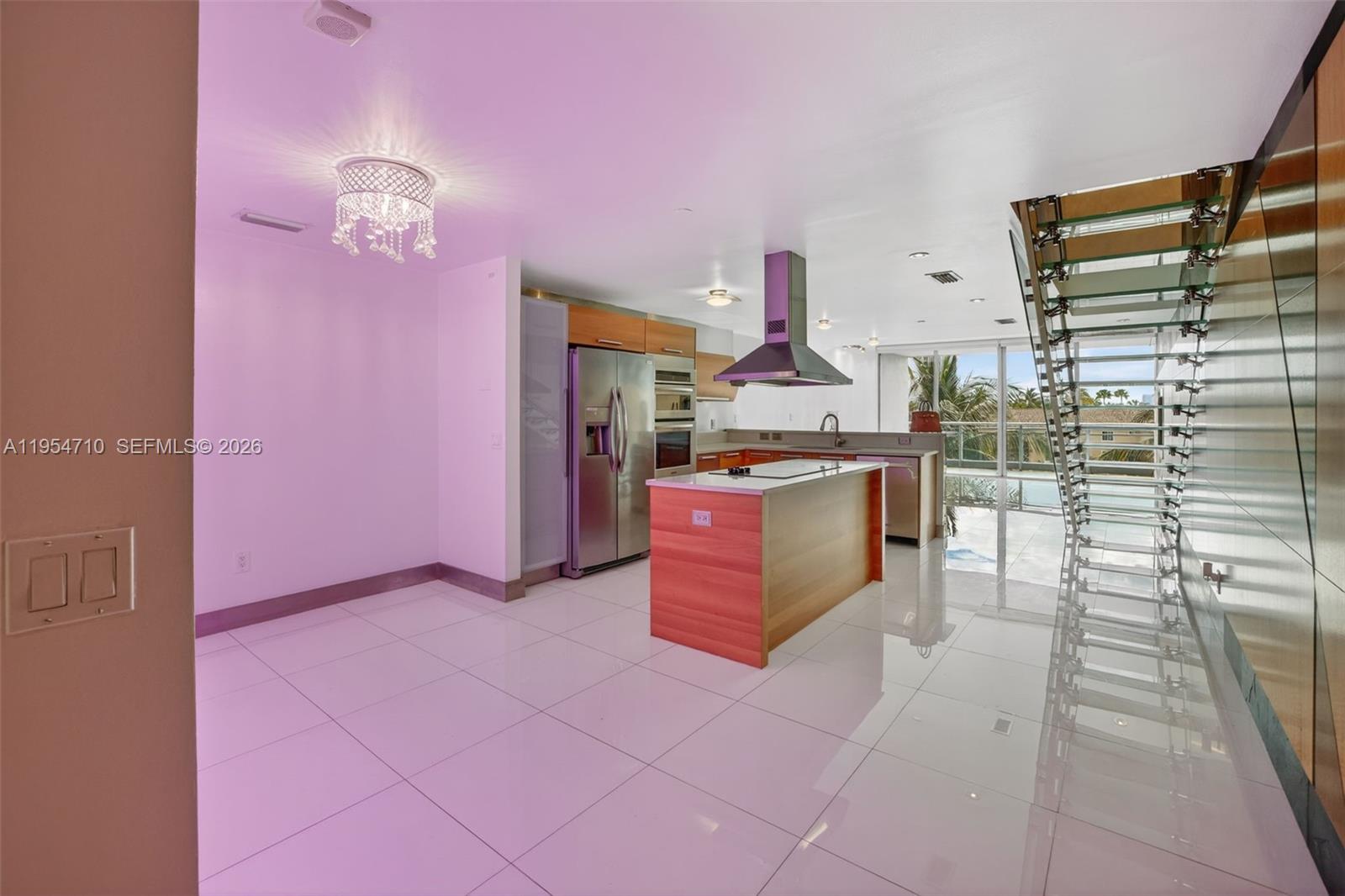 2950 NE 188th St # 302