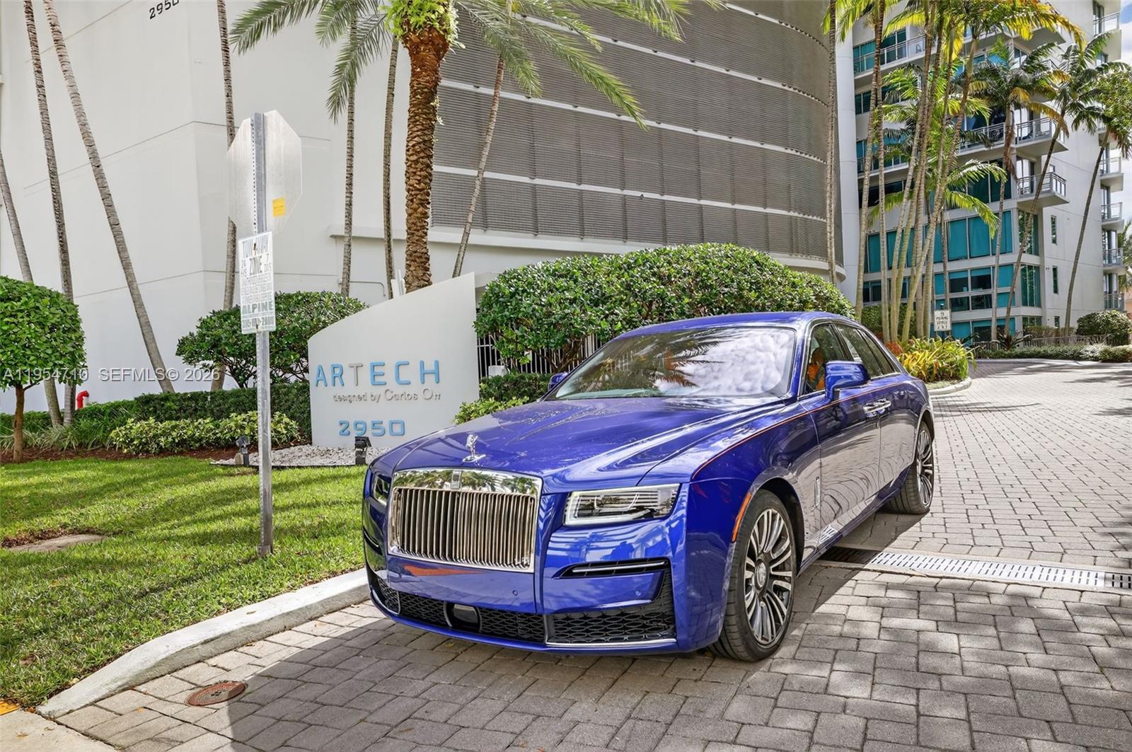 2950 NE 188th St # 302