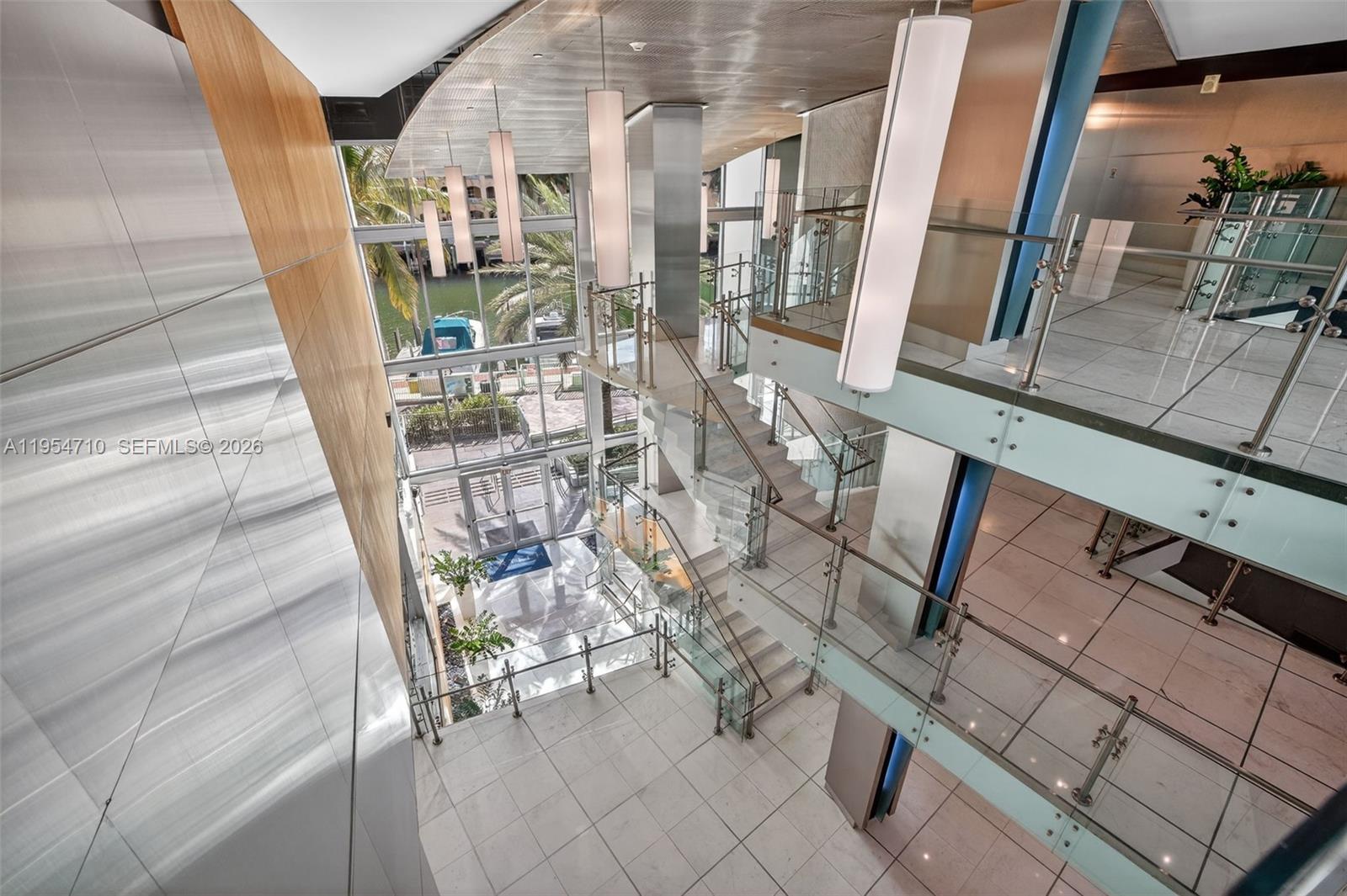 2950 NE 188th St # 302