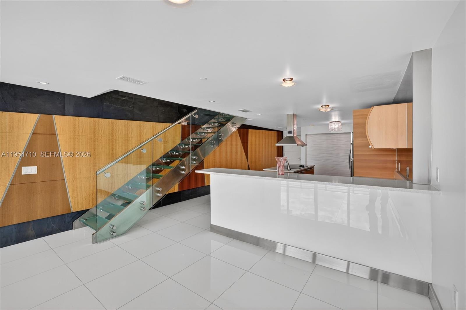 2950 NE 188th St # 302