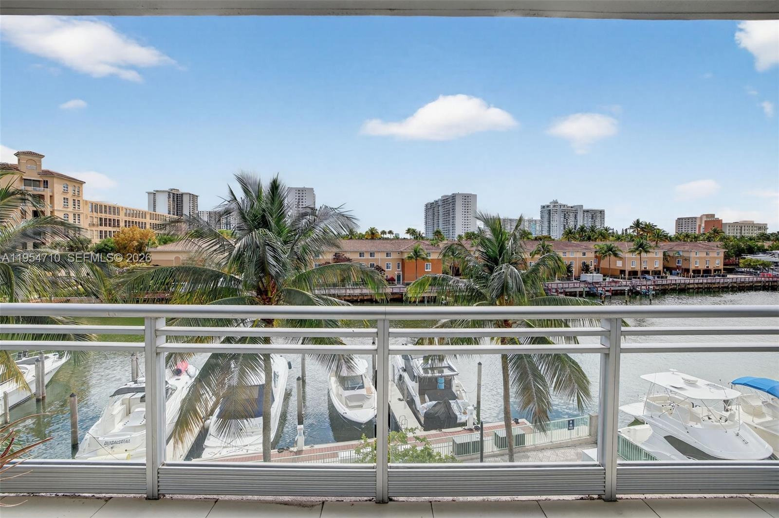 2950 NE 188th St # 302