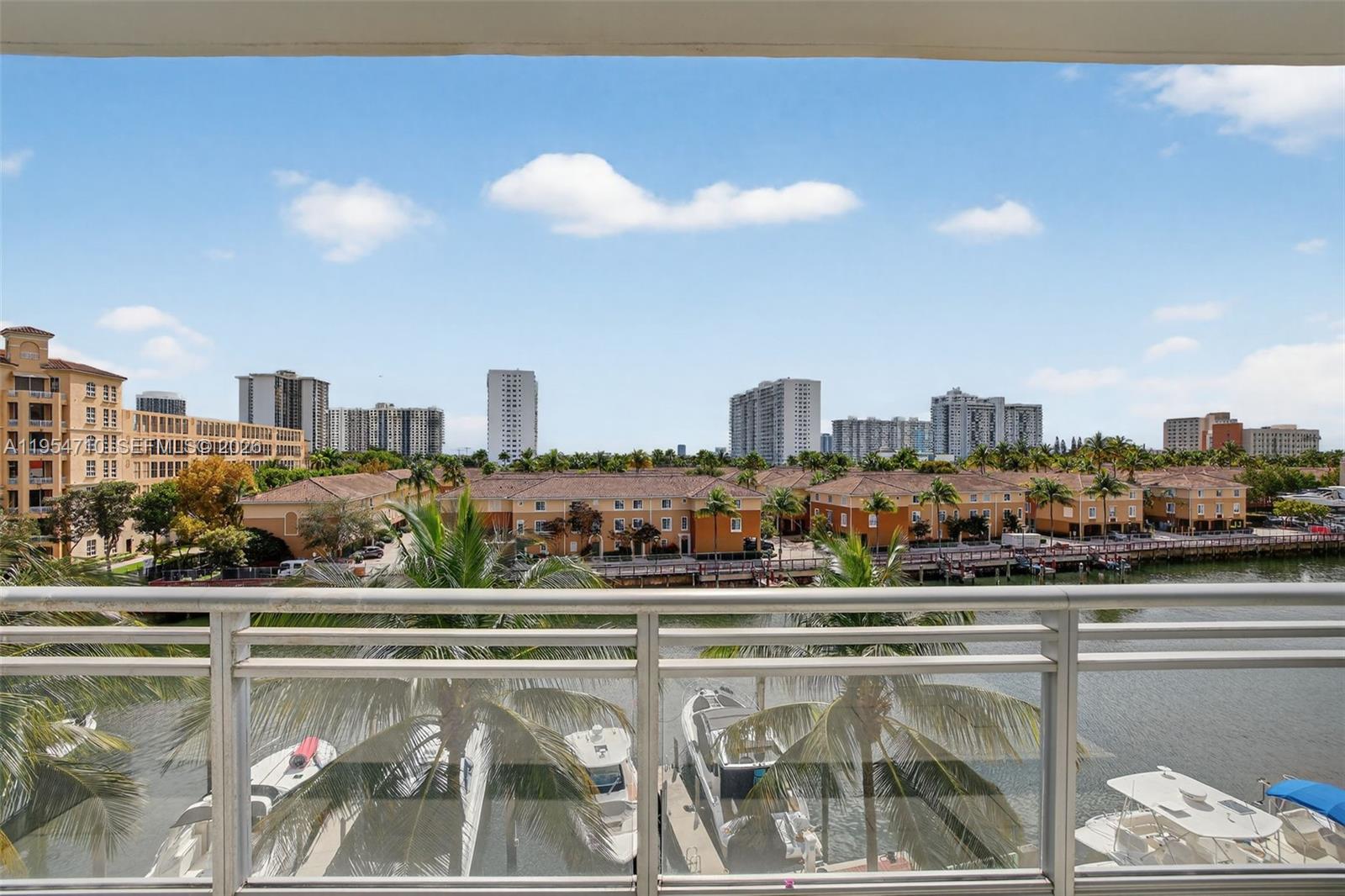 2950 NE 188th St # 302