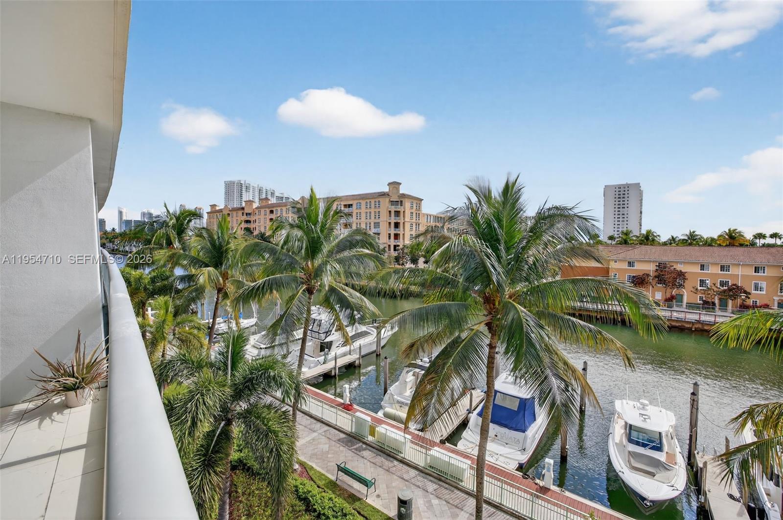 2950 NE 188th St # 302