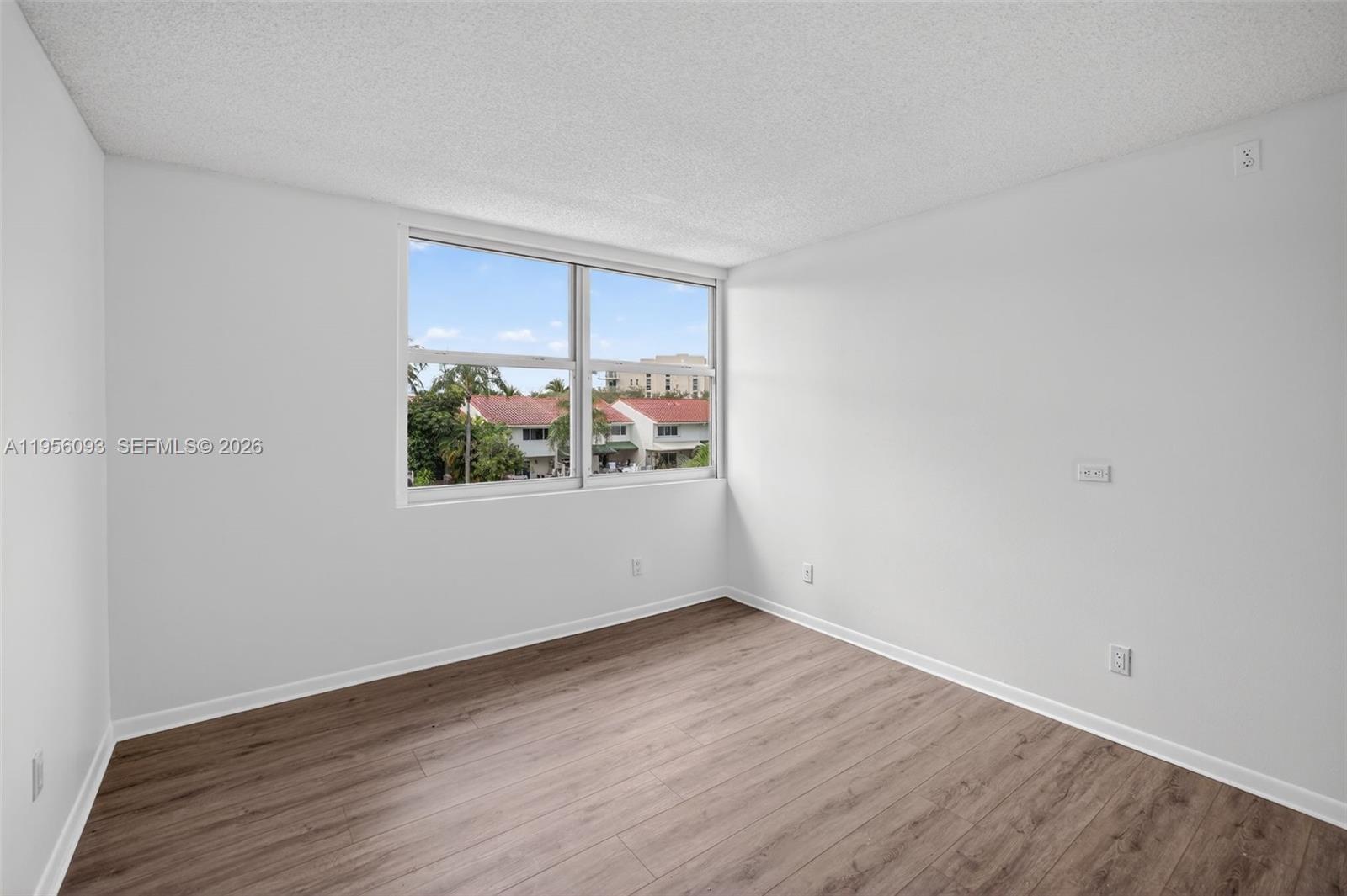 16565 NE 26th Ave # 3F