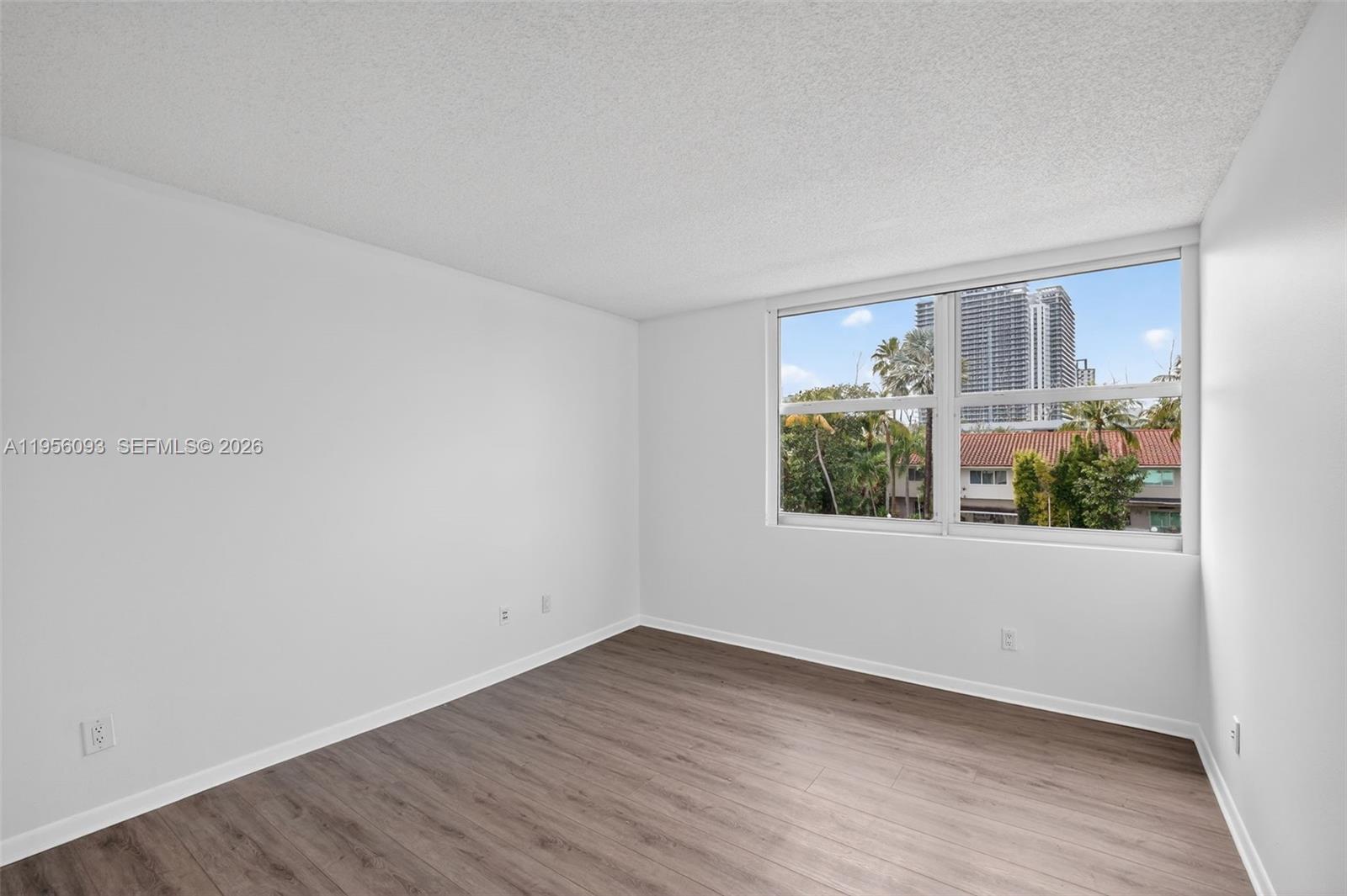 16565 NE 26th Ave # 3F