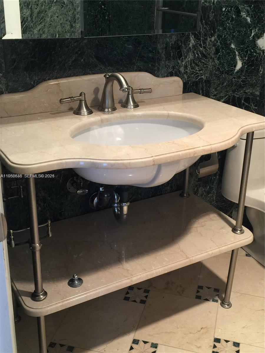 1904 S Ocean Dr # 1708