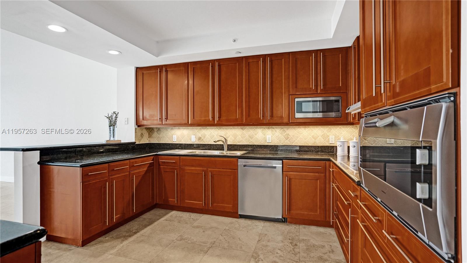 20201 E Country Club Dr # 1808