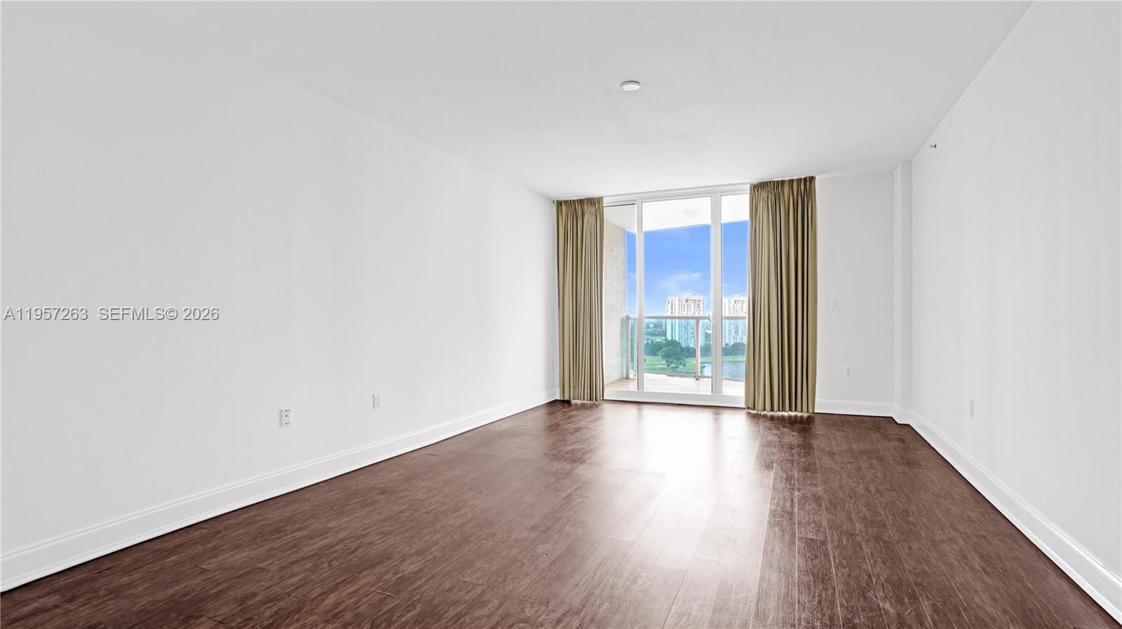 20201 E Country Club Dr # 1808