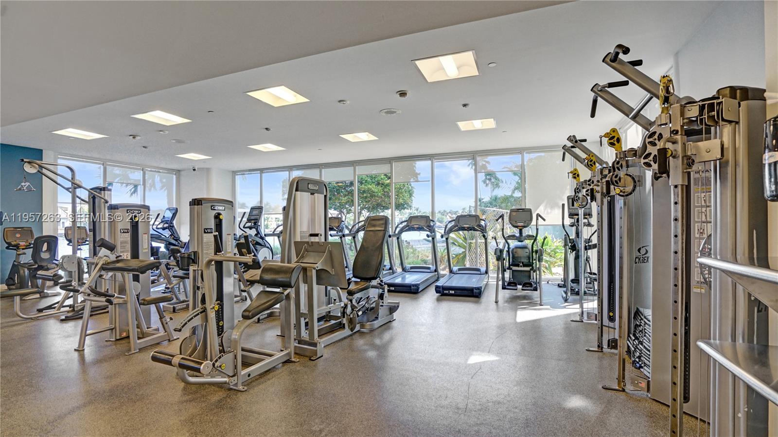 20201 E Country Club Dr # 1808
