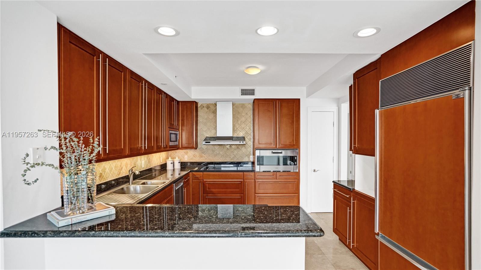 20201 E Country Club Dr # 1808