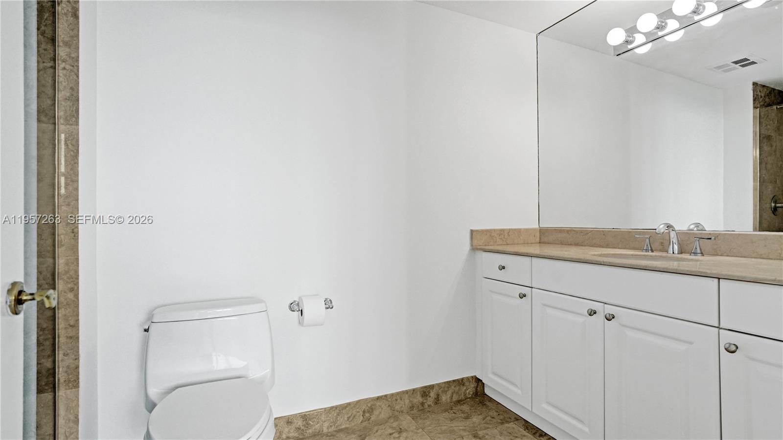 20201 E Country Club Dr # 1808