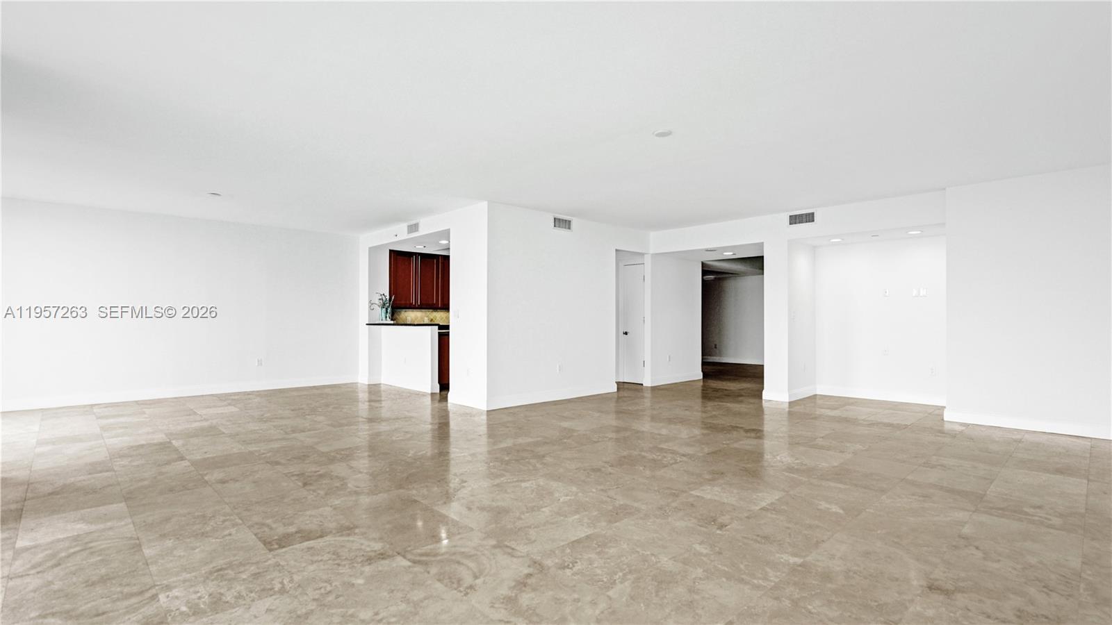20201 E Country Club Dr # 1808