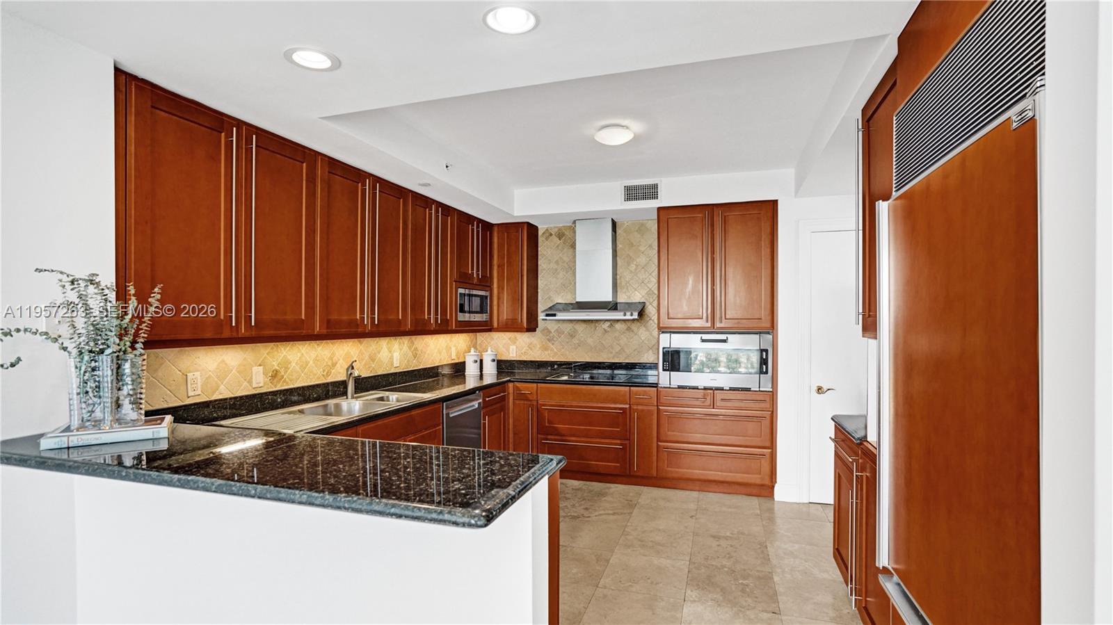 20201 E Country Club Dr # 1808