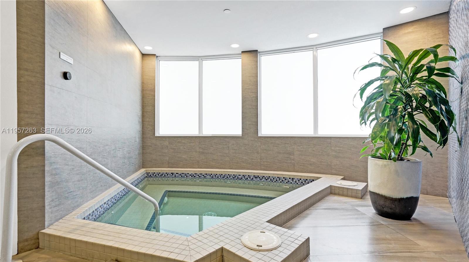 20201 E Country Club Dr # 1808