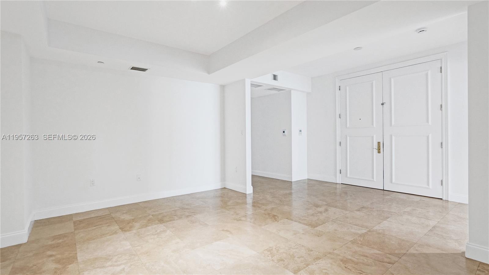 20201 E Country Club Dr # 1808