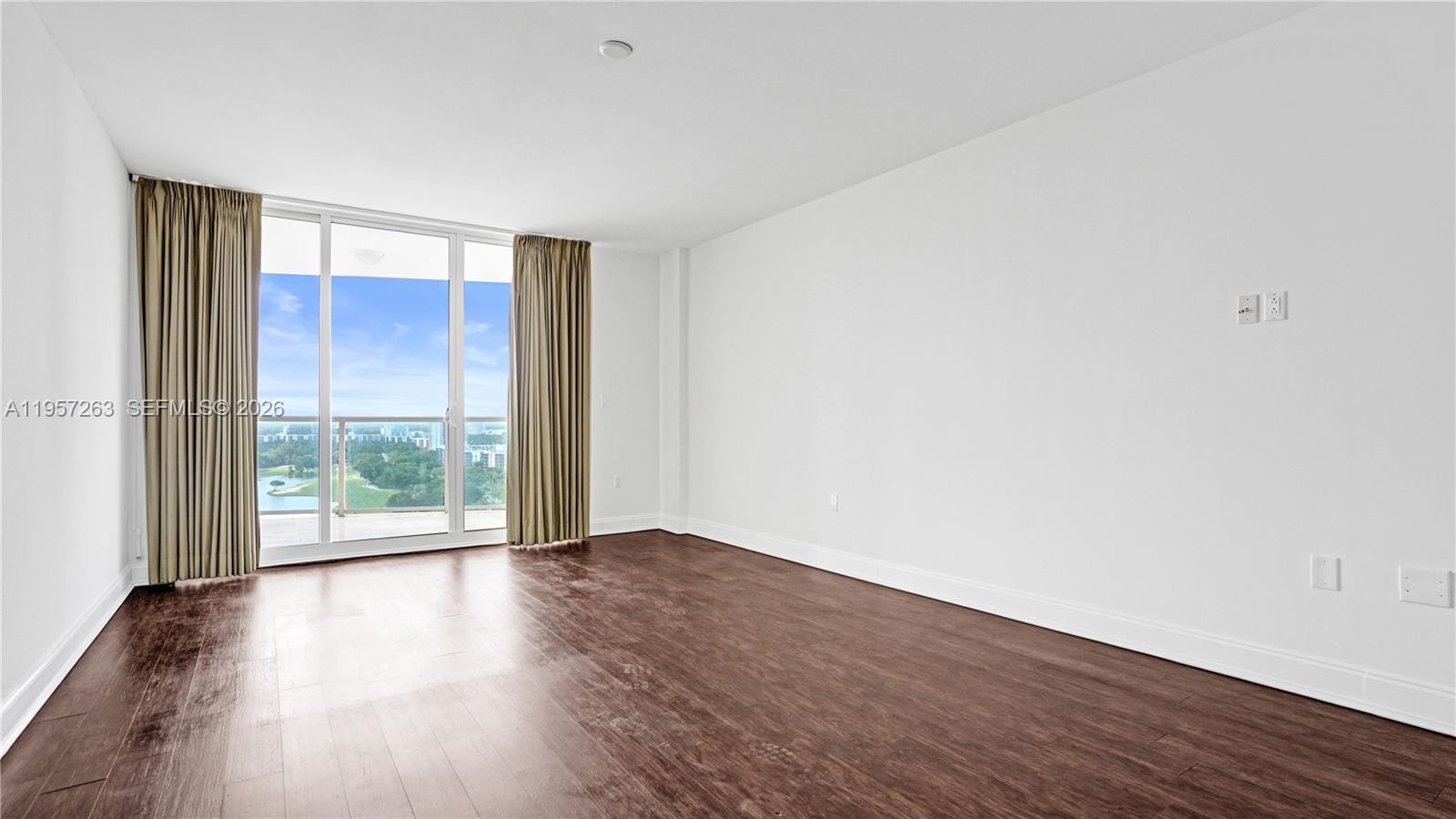 20201 E Country Club Dr # 1808