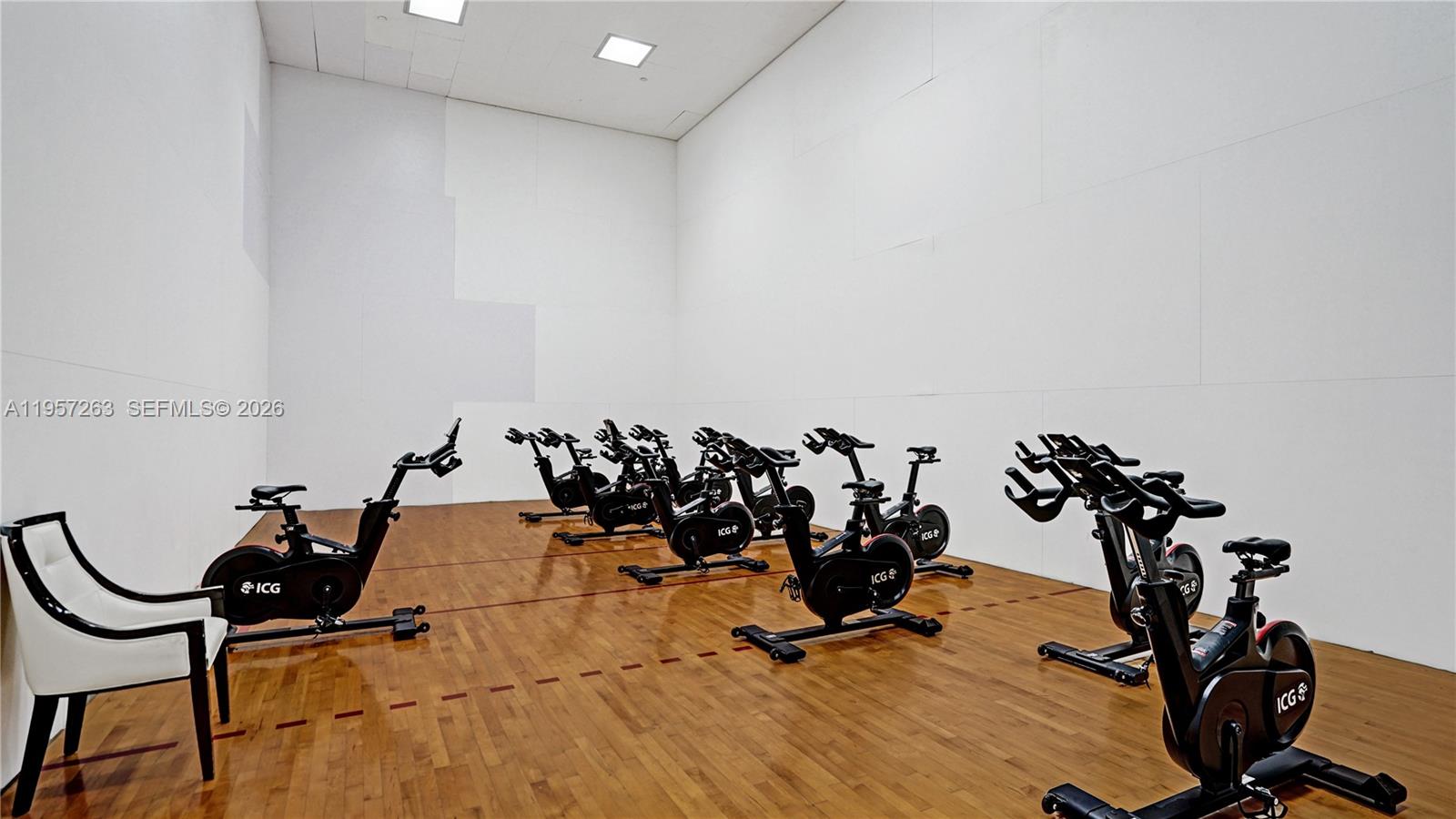 20201 E Country Club Dr # 1808