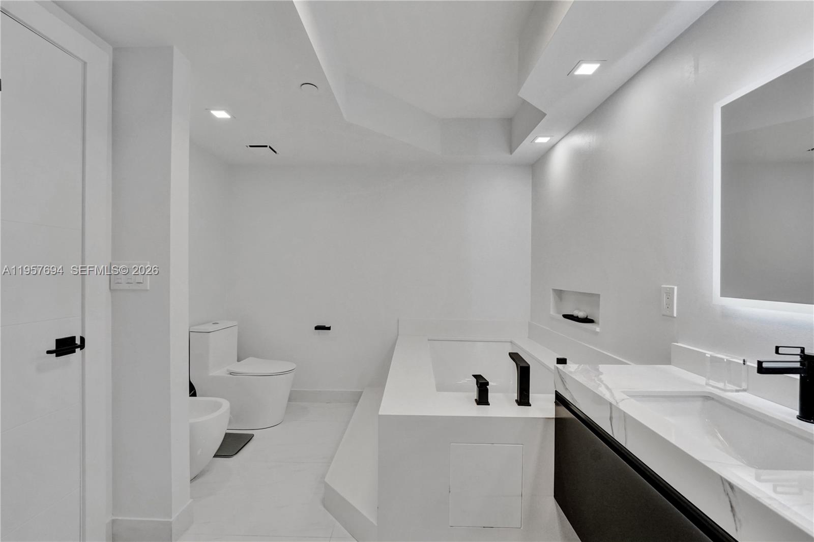 20281 E Country Club Dr # 1503