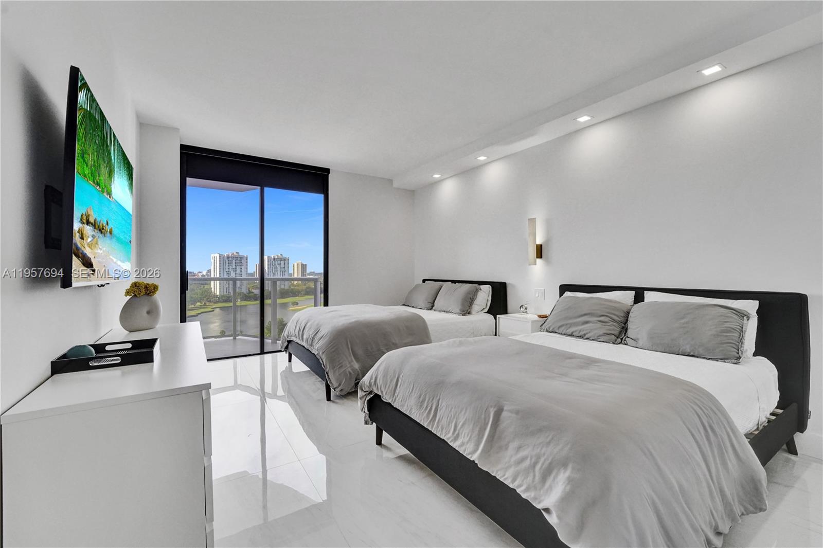 20281 E Country Club Dr # 1503