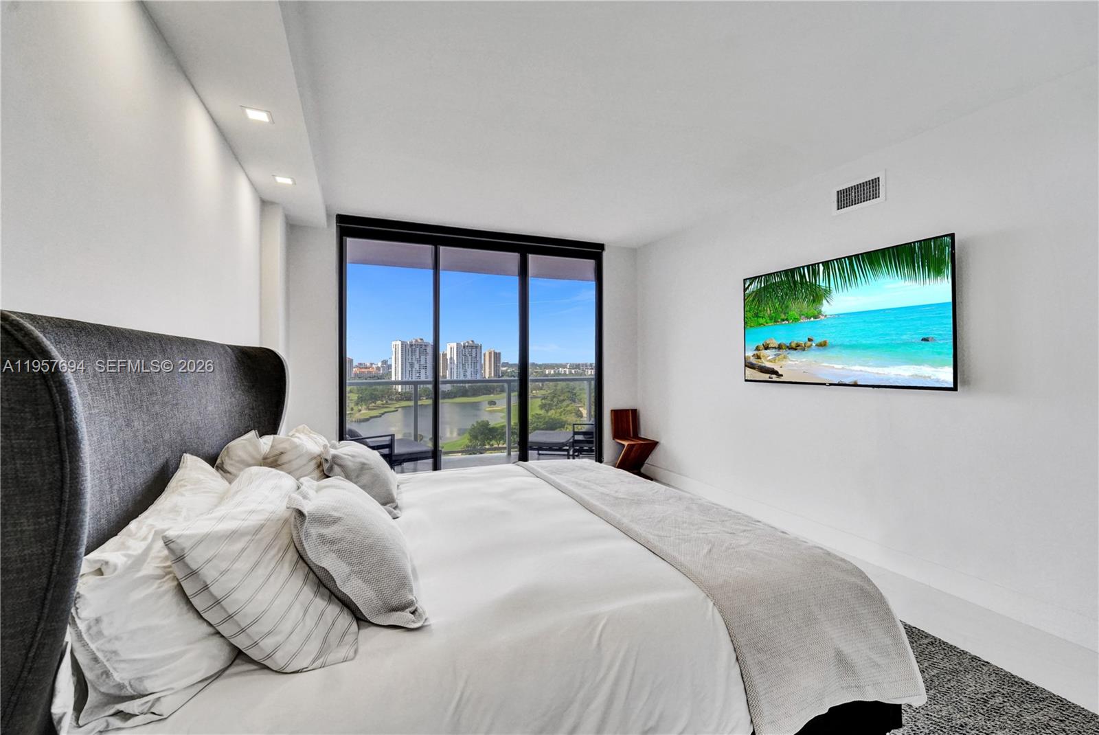 20281 E Country Club Dr # 1503