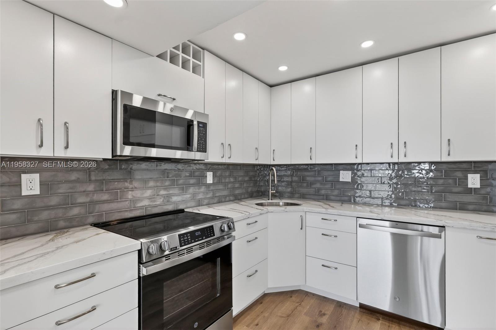 1410 S Ocean Dr # 808