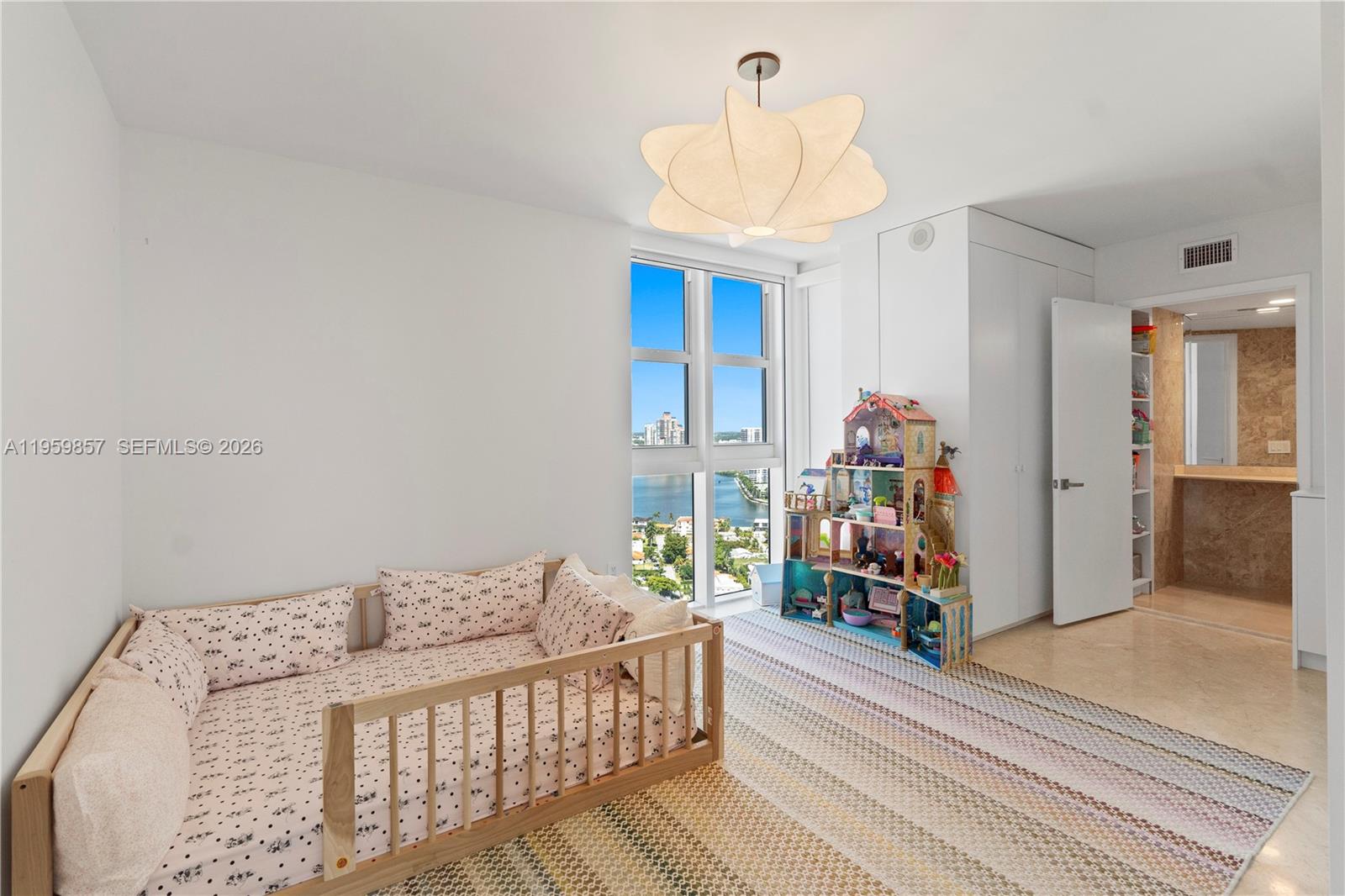 18911 Collins Ave # 3307