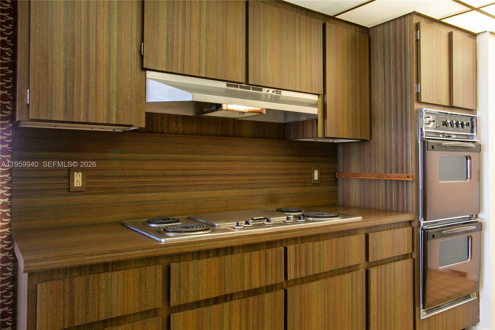 1800 NE 114th St # 1704