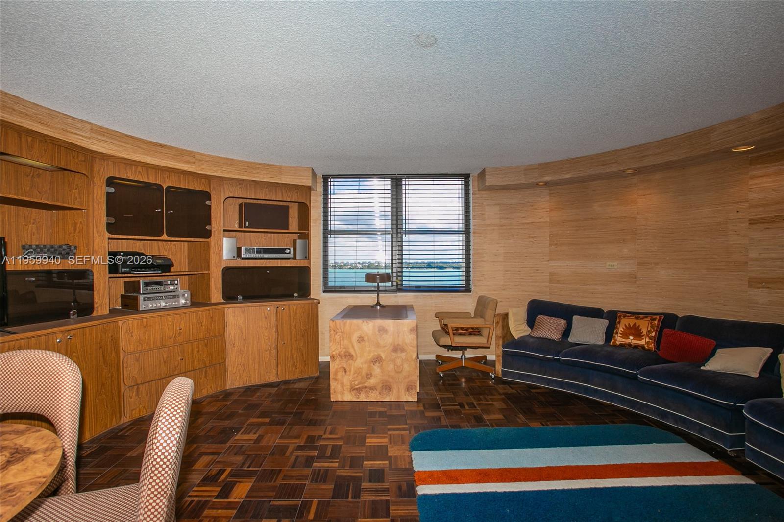 1800 NE 114th St # 1704