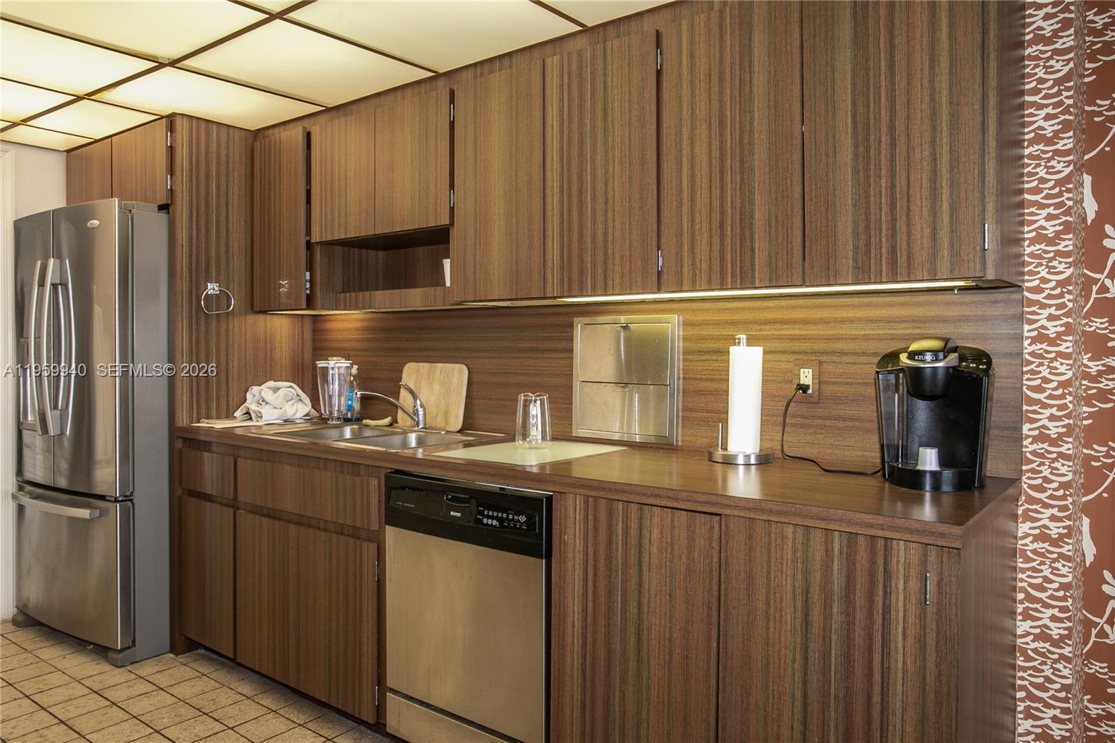 1800 NE 114th St # 1704