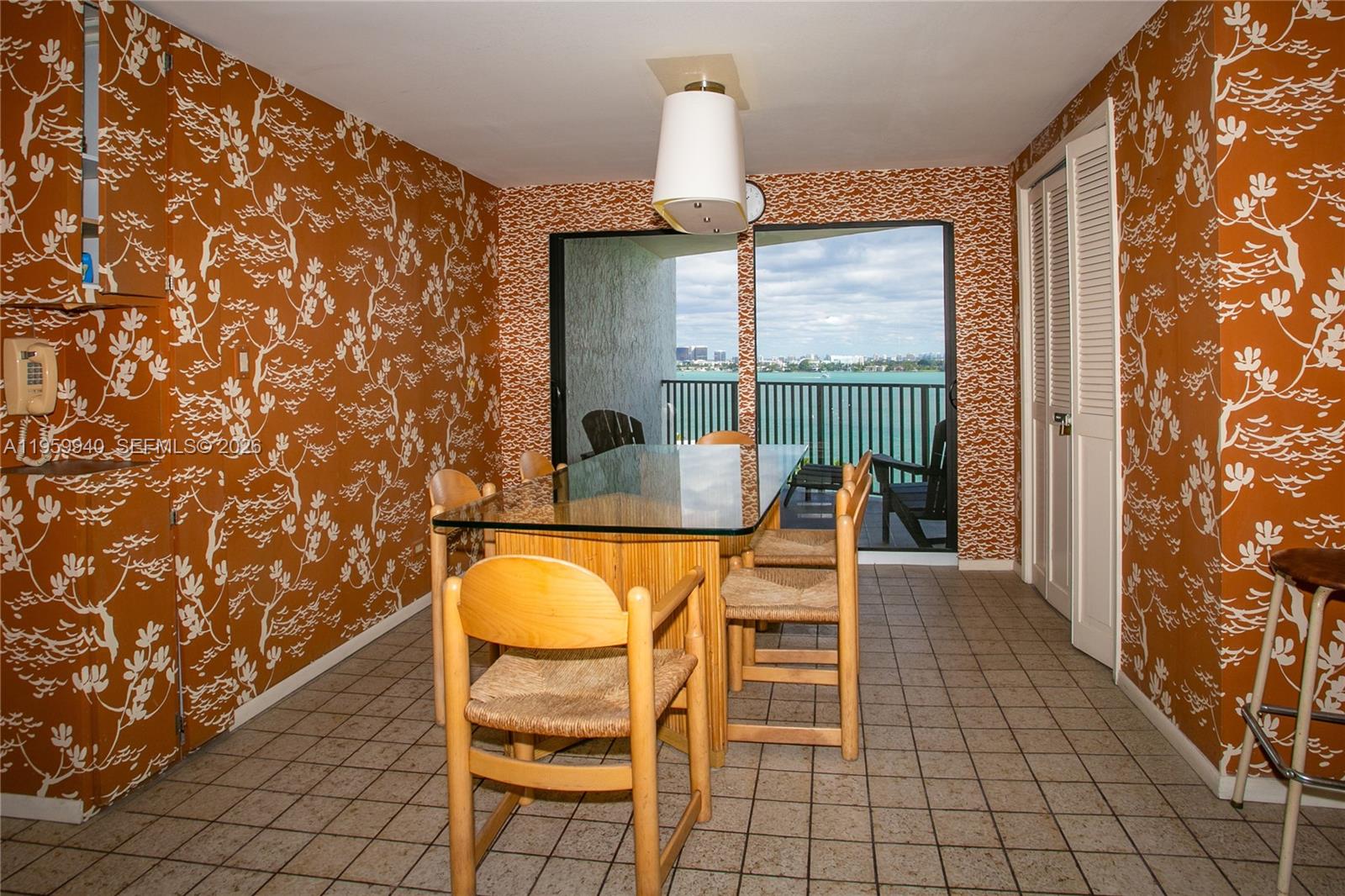 1800 NE 114th St # 1704