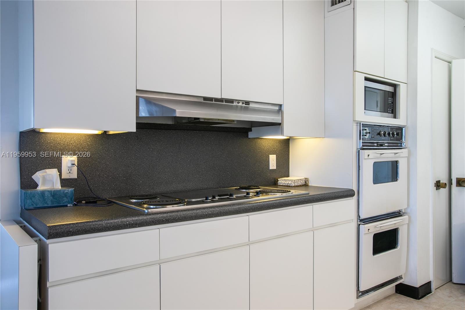 1800 NE 114th St # 1810