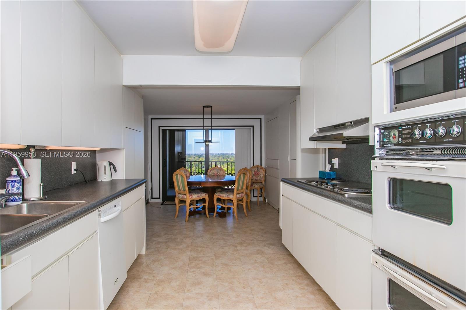 1800 NE 114th St # 1810