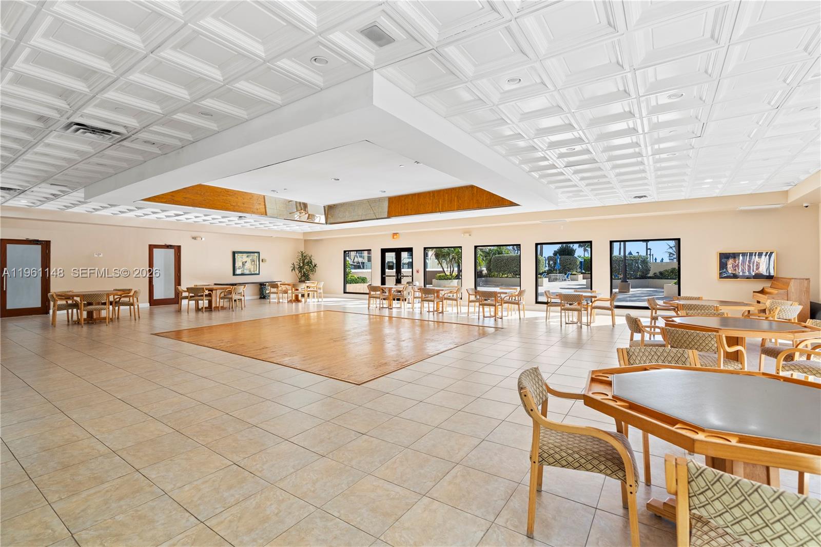 1920 S Ocean Dr # 17D