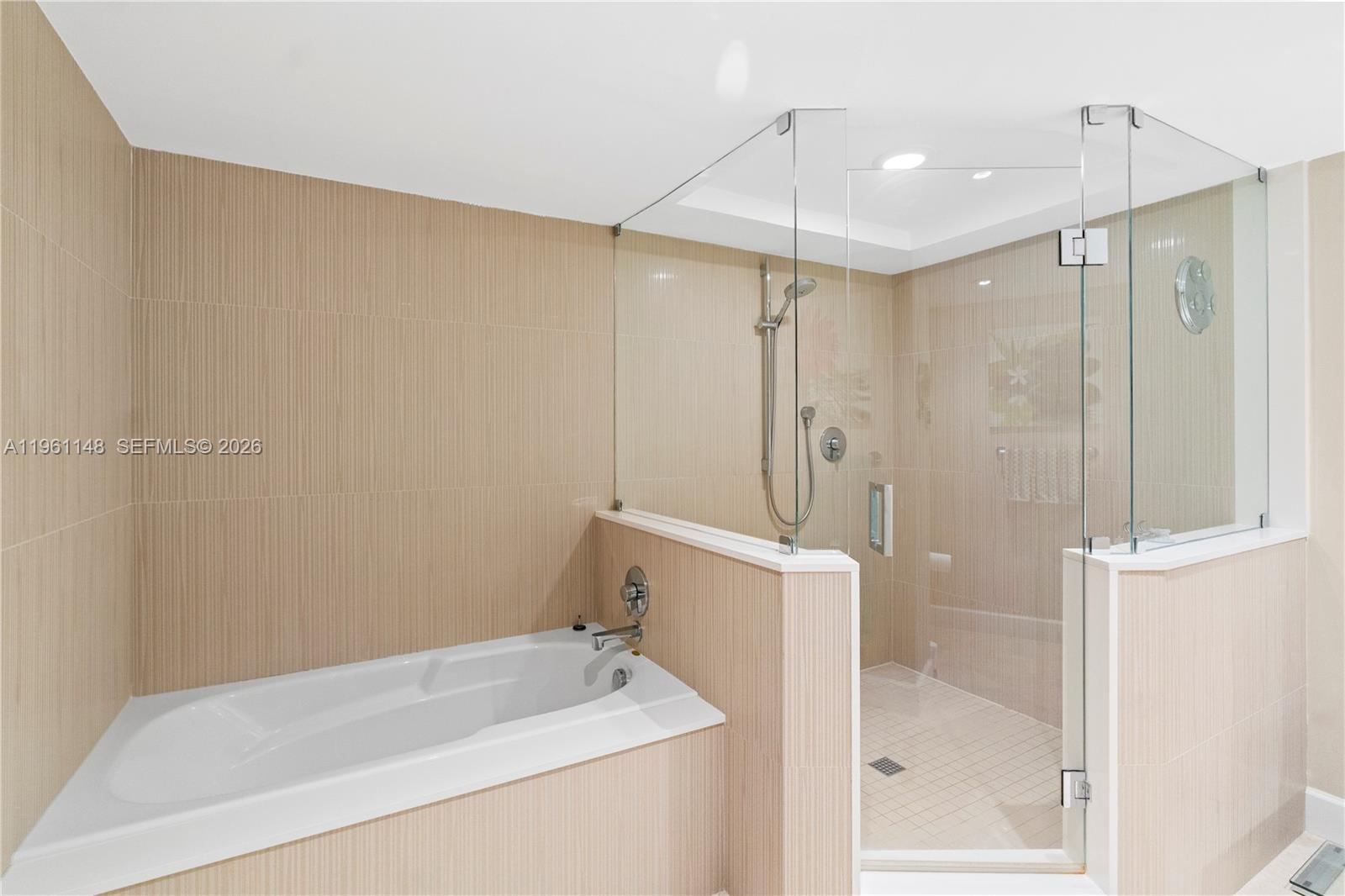 1920 S Ocean Dr # 17D