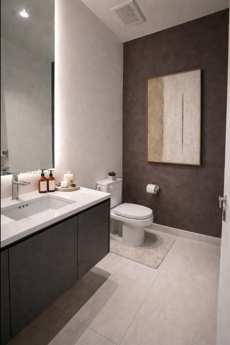 3300 NE 188th St Unit: LPH16