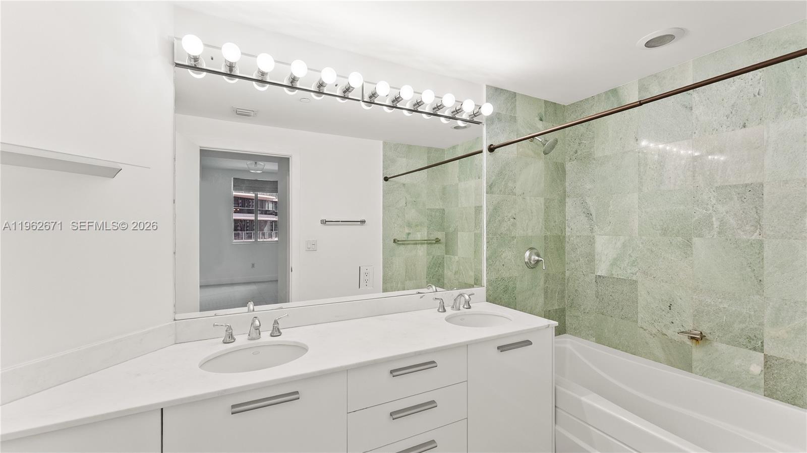 1050 Brickell Ave # 2620