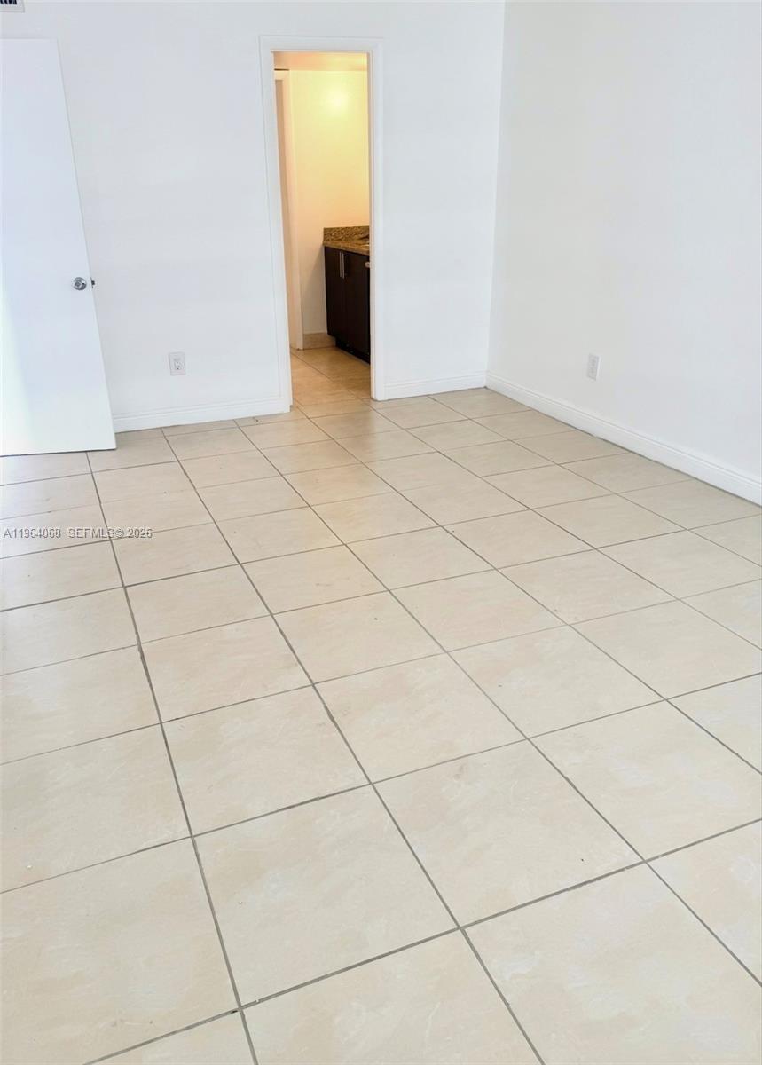 494 NW 165th St Rd # 508 Unit: C-508