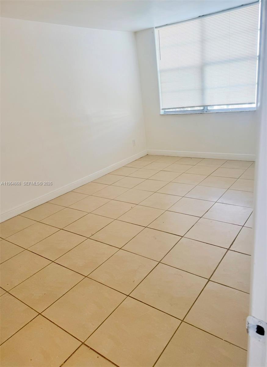 494 NW 165th St Rd # 508 Unit: C-508