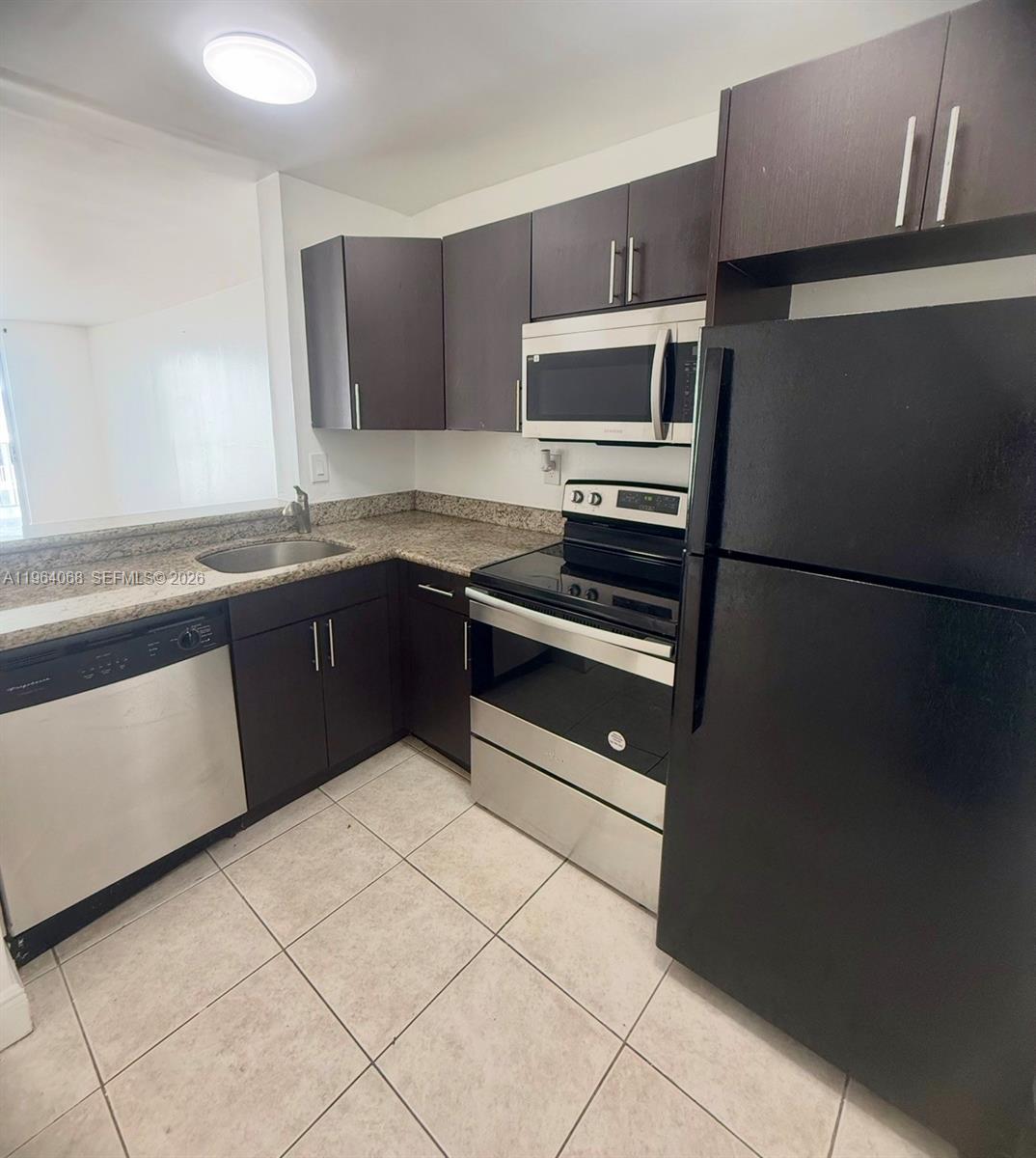 494 NW 165th St Rd # 508 Unit: C-508