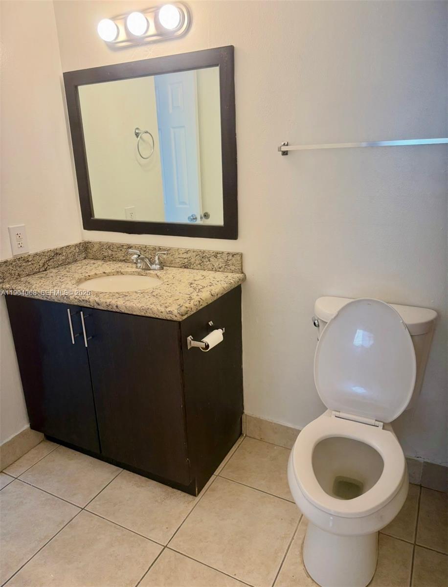 494 NW 165th St Rd # 508 Unit: C-508