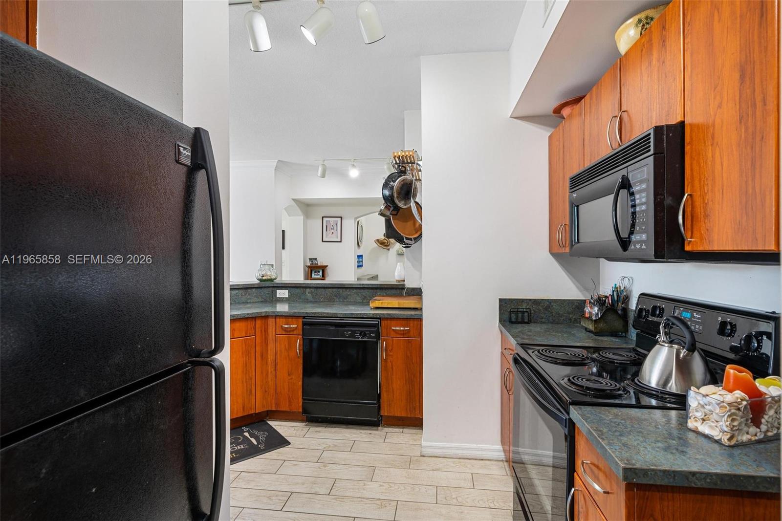 9172 Collins Ave # 210