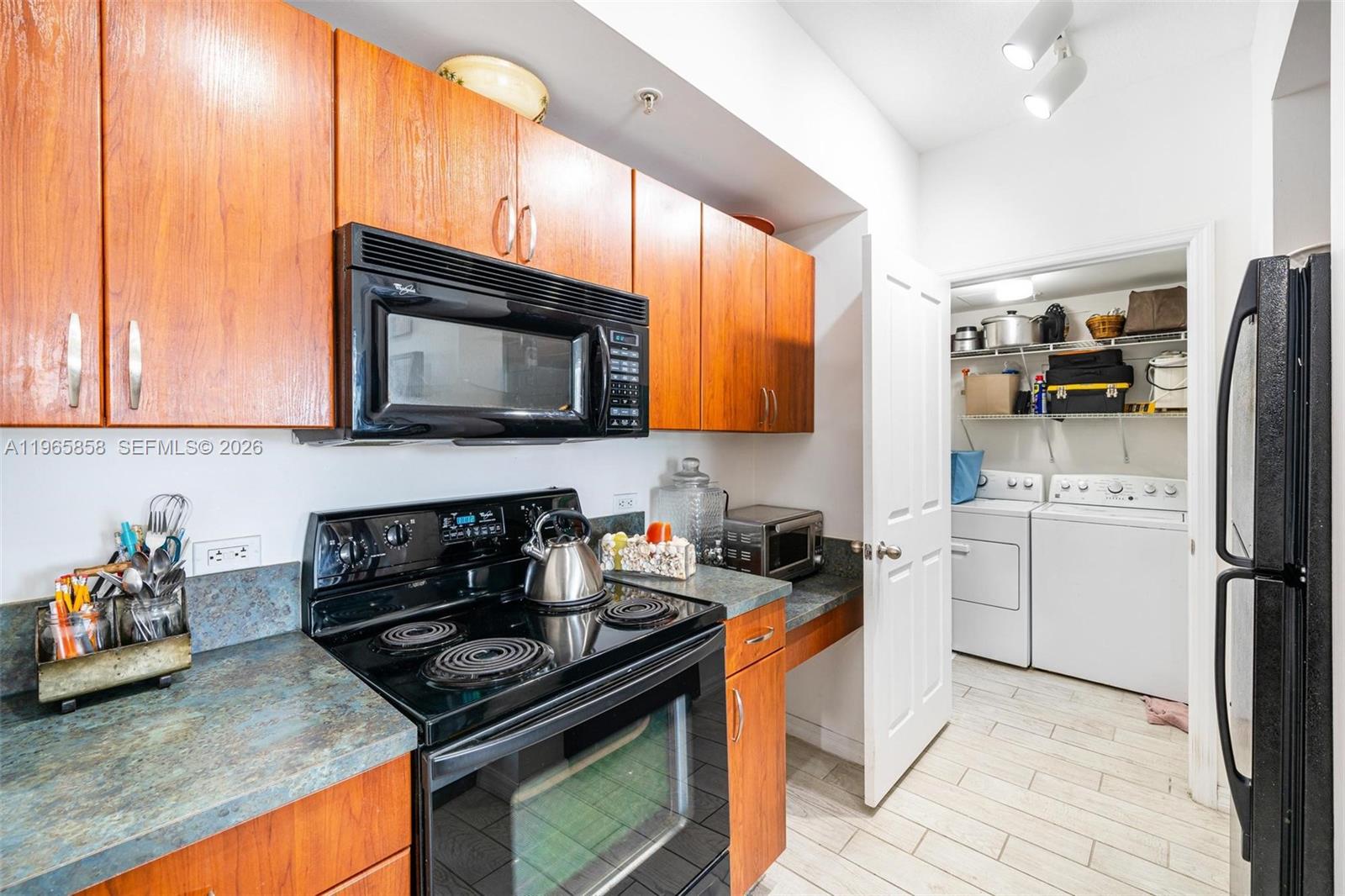 9172 Collins Ave # 210