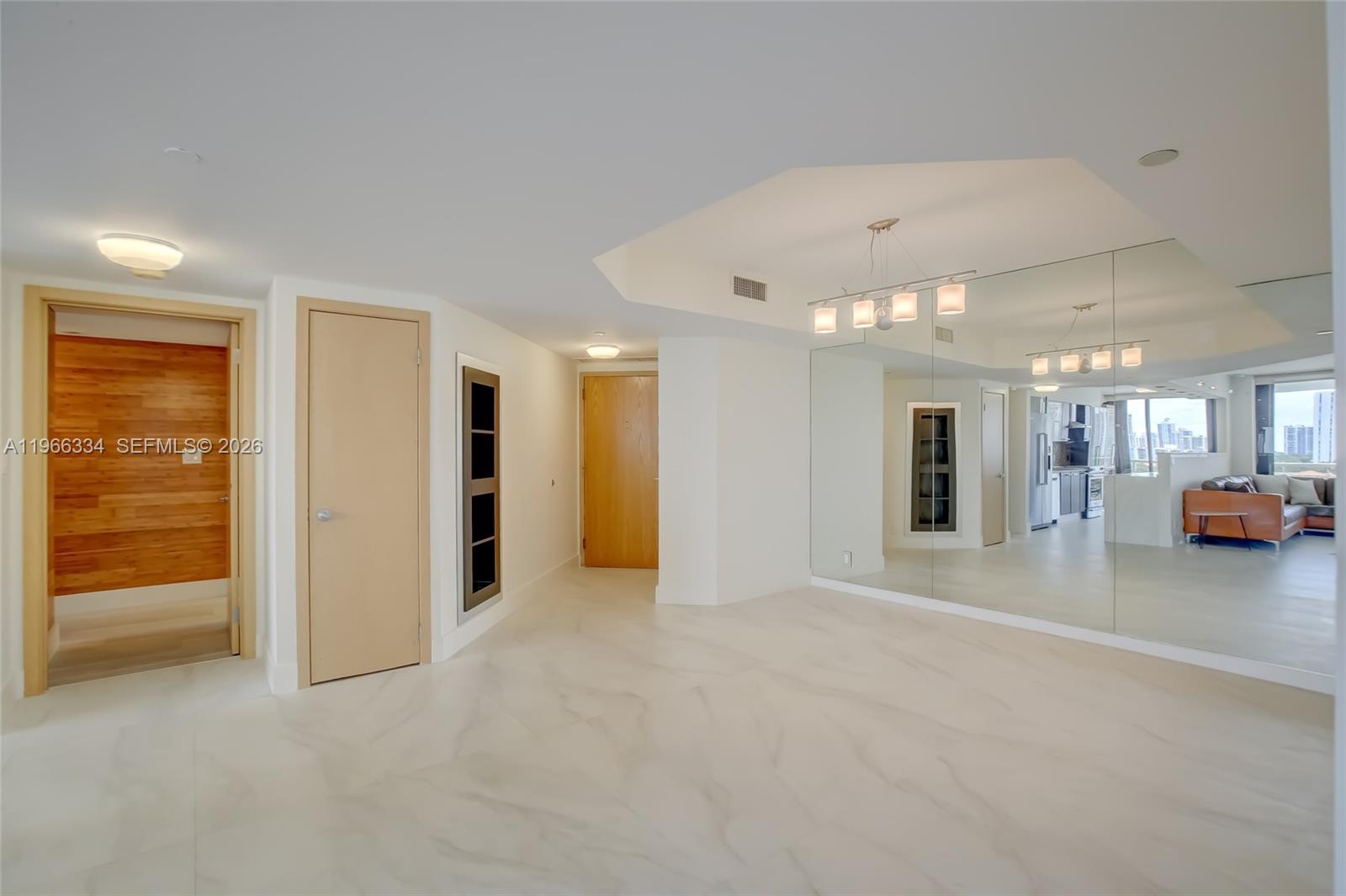 3600 Yacht Club Dr # 703