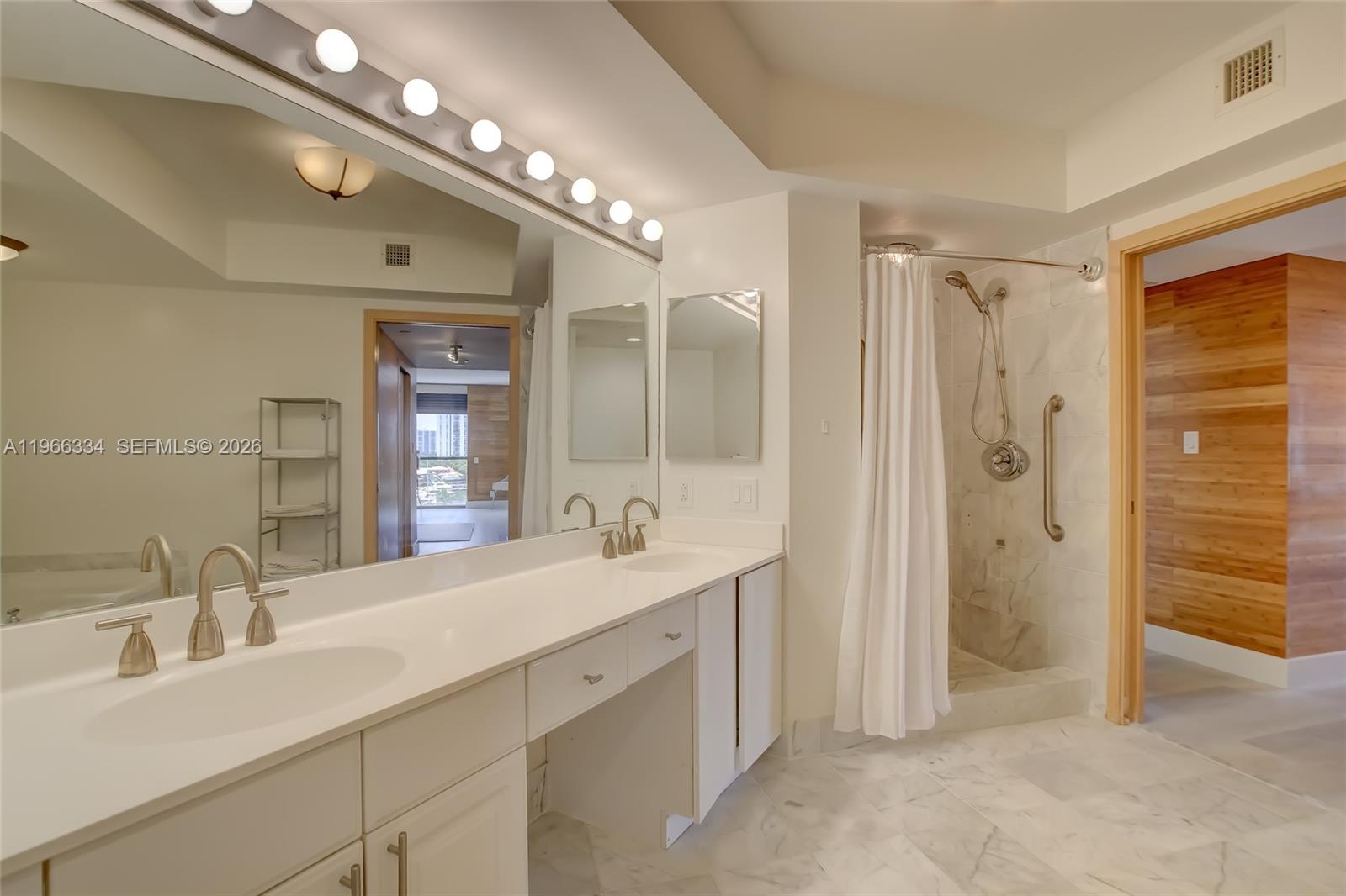 3600 Yacht Club Dr # 703