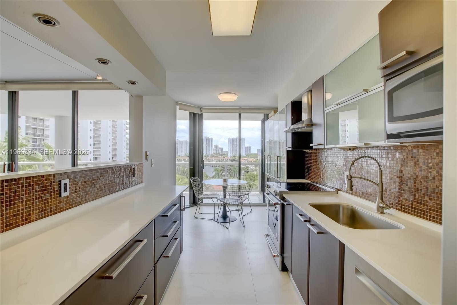 3600 Yacht Club Dr # 703