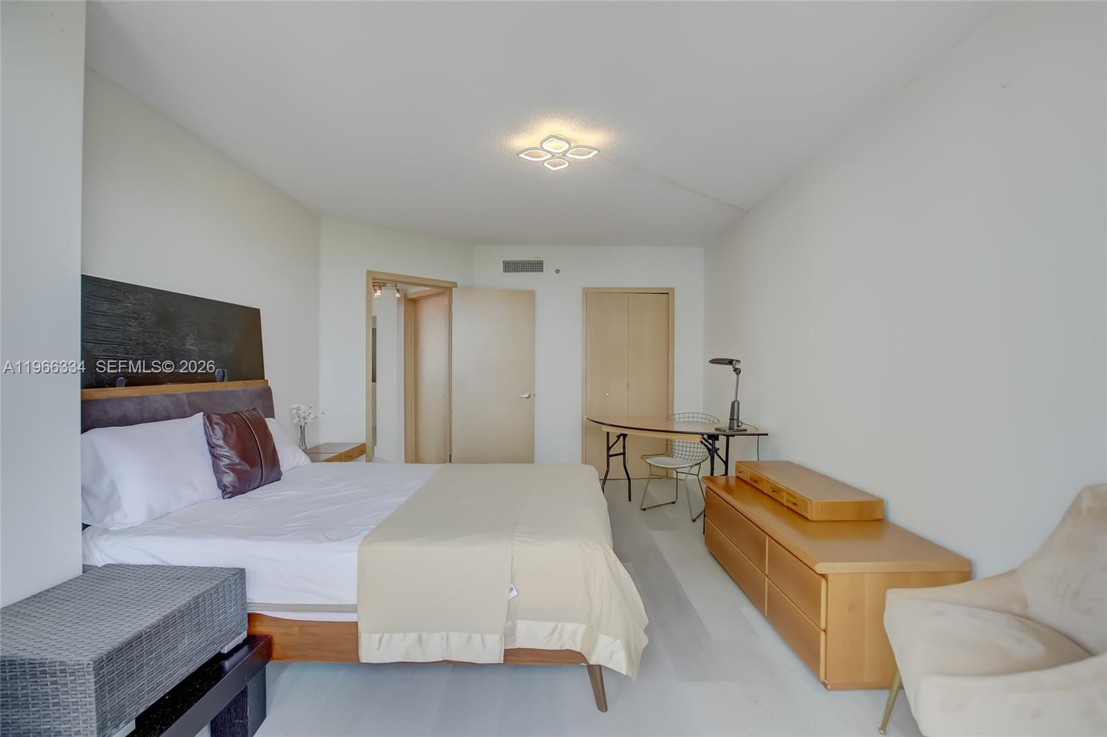 3600 Yacht Club Dr # 703